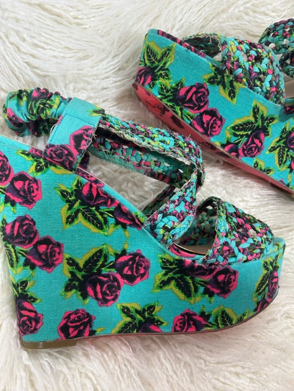Betsey Johnson Busta Turquoise Floral Platform Wedge Sandals Size 10 - Picture 2 of 7